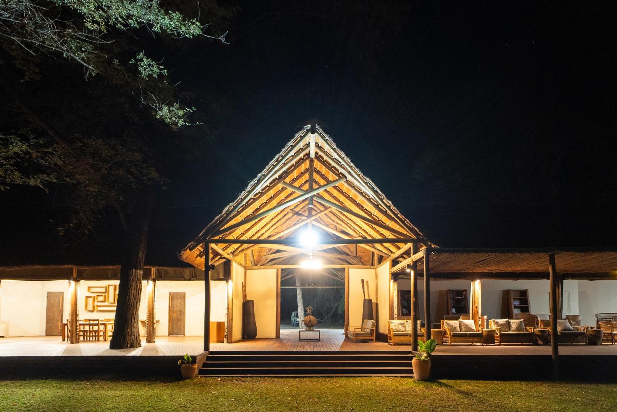 Shakawe River Lodge Exterior foto