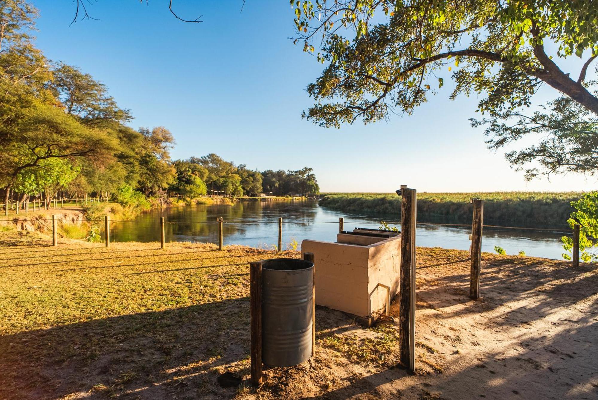 Shakawe River Lodge Exterior foto